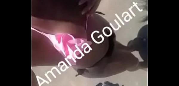  Amanda Goulart  Bem Gostosa Na Praia